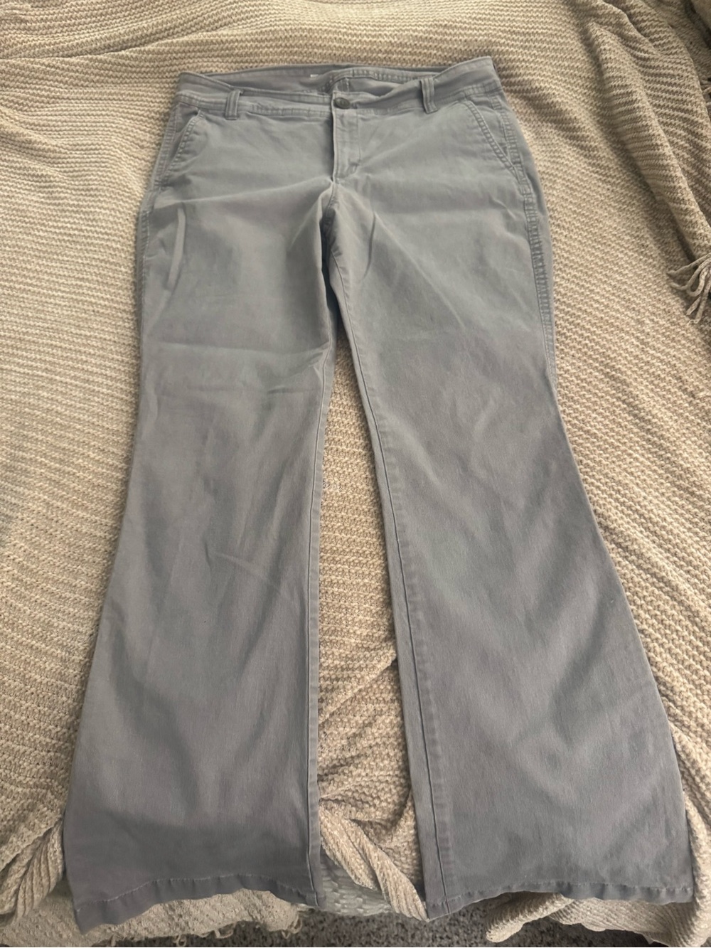 Old Navy Women's Flare Wide-Leg Jeans in Light Gray